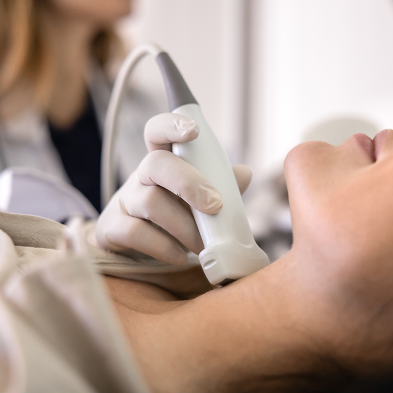 Detailansicht einer Ultraschall-Doppler Untersuchung der Halsschlagadern